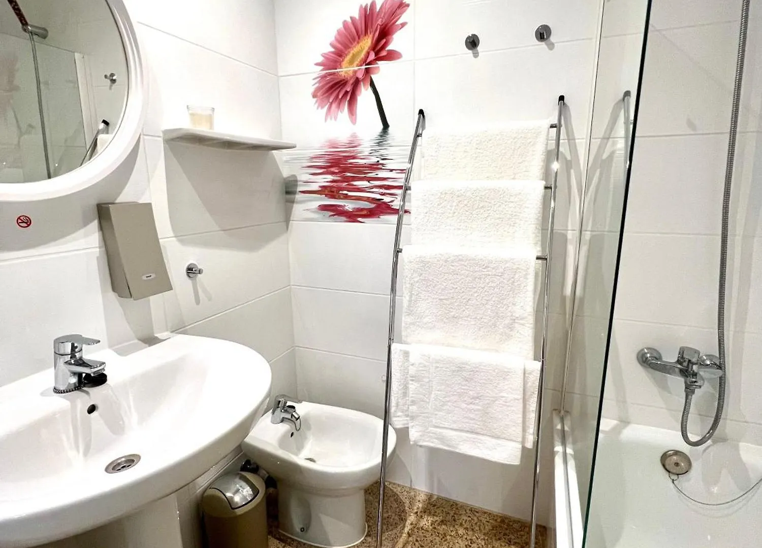 Maison d'hôtes Escondite Central Con Terraza Compartida En La Azotea Roses