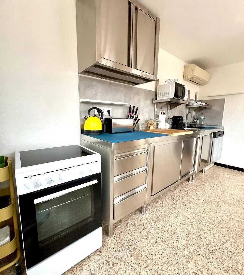 Escondite Central Con Terraza Compartida En La Azotea 로지즈 0*,  스페인